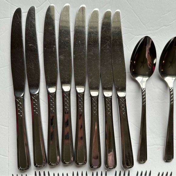 Service Of 8 OneidaCraft Flight Deluxe Stainless  Discontinued Silverware 40 Pcs - Picture 2 of 8